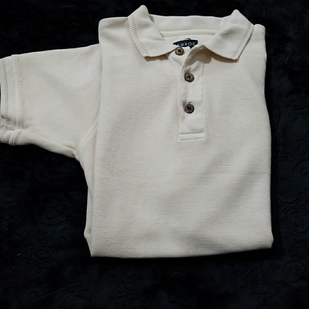 ♦️short sleeved collared shirt